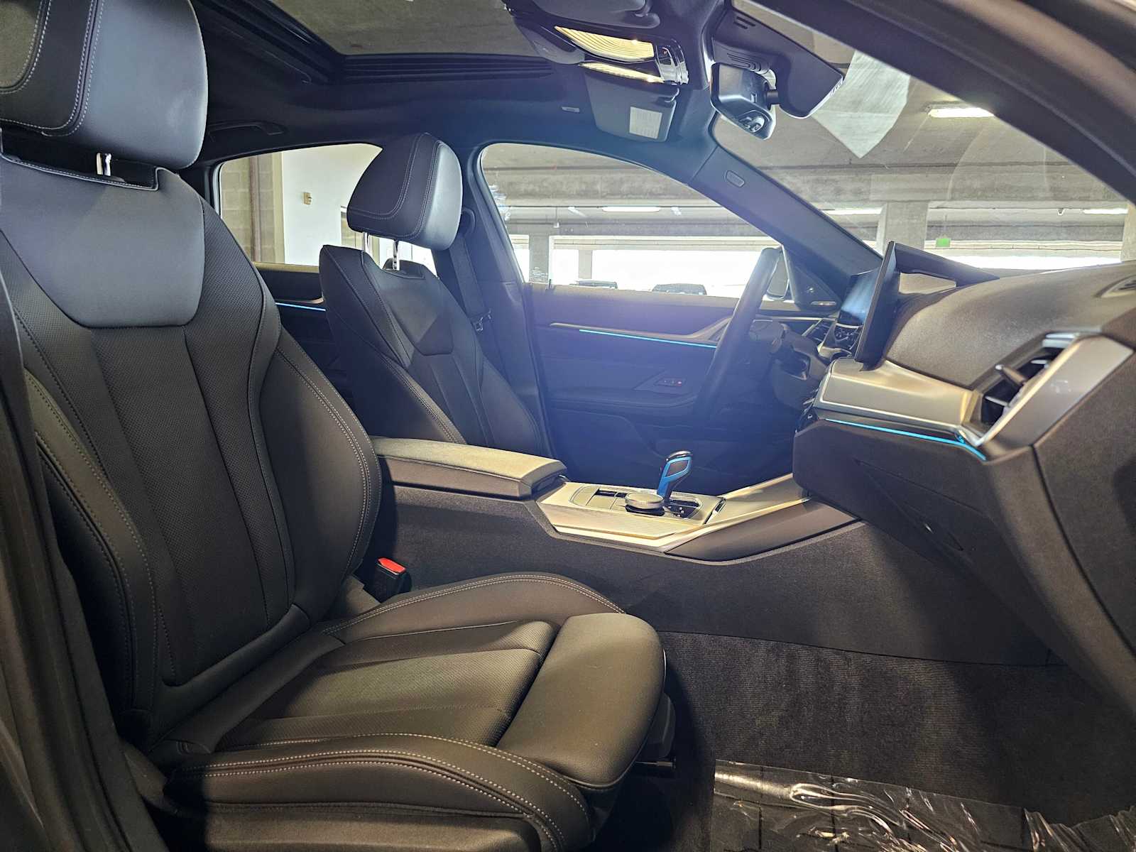Thumbnail: 2023 BMW i4 - 40