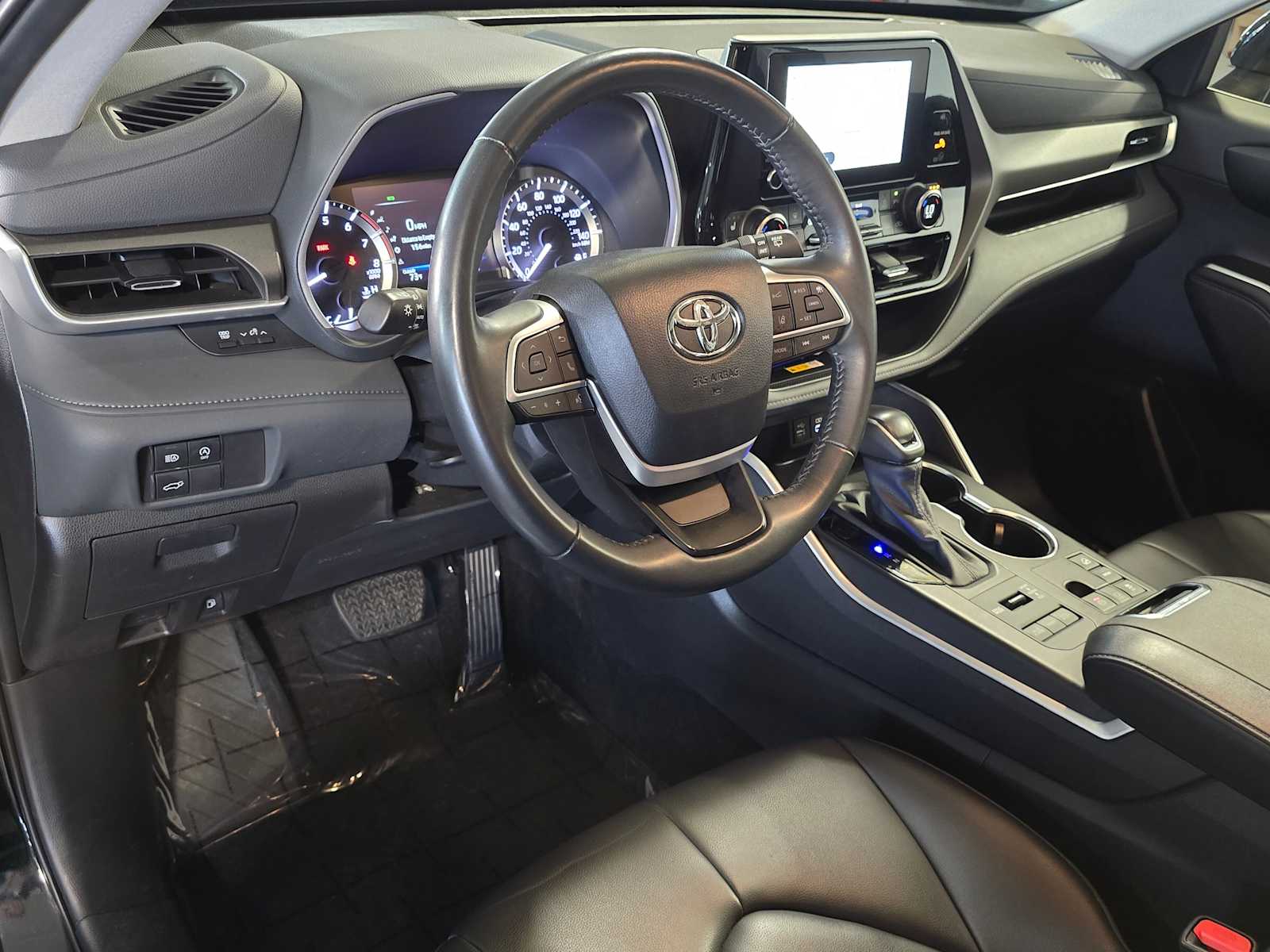 Thumbnail: 2024 Toyota Highlander - 2