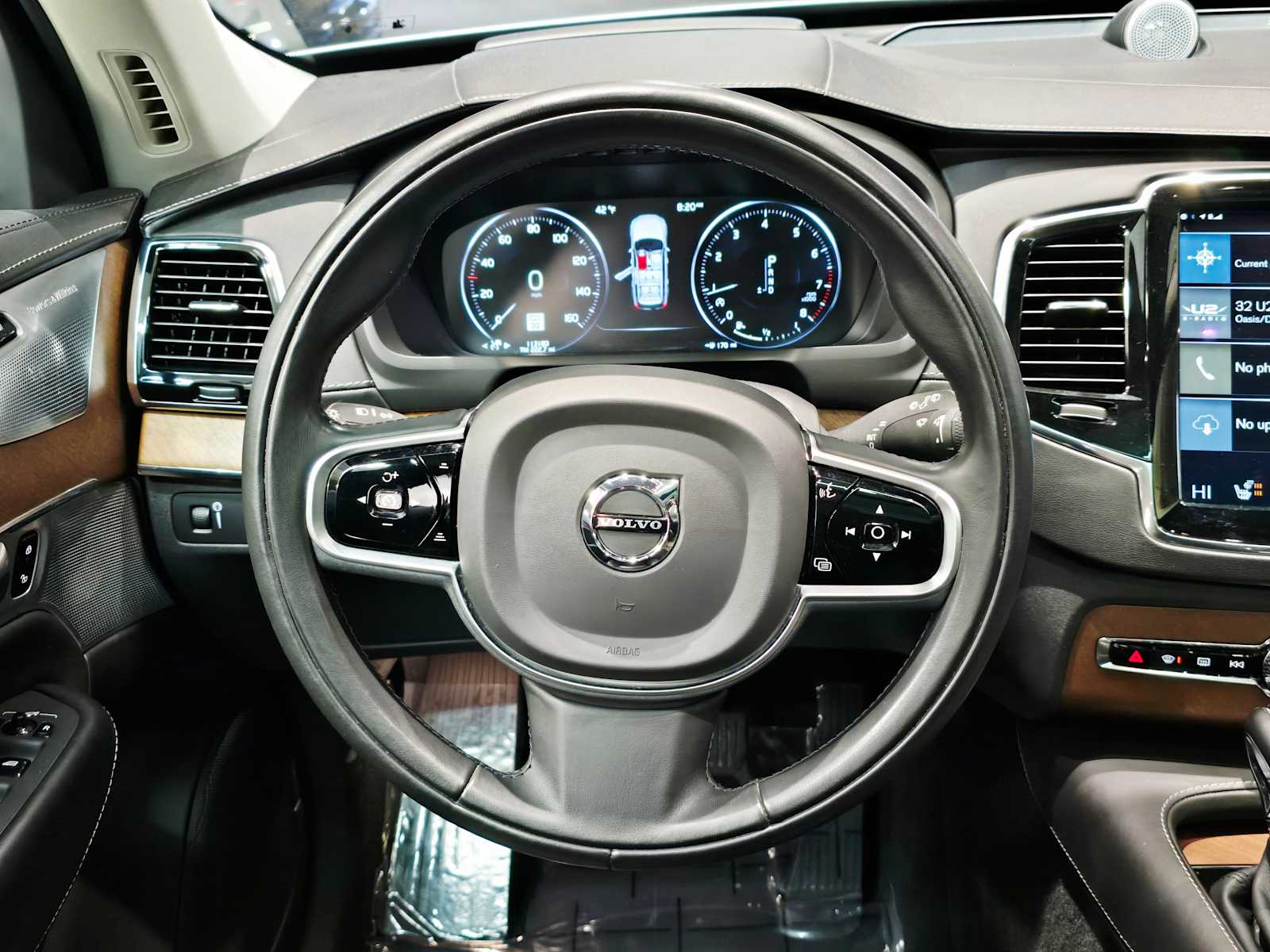 Thumbnail: 2017 Volvo XC90 - 10