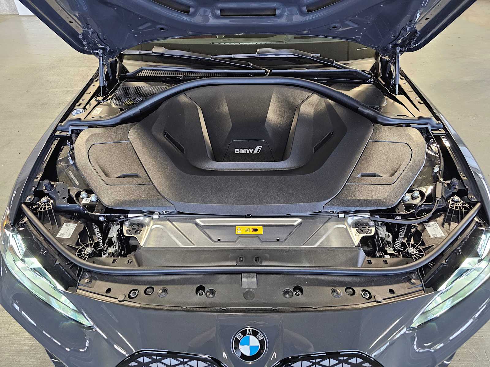 Thumbnail: 2026 BMW i4 - 9
