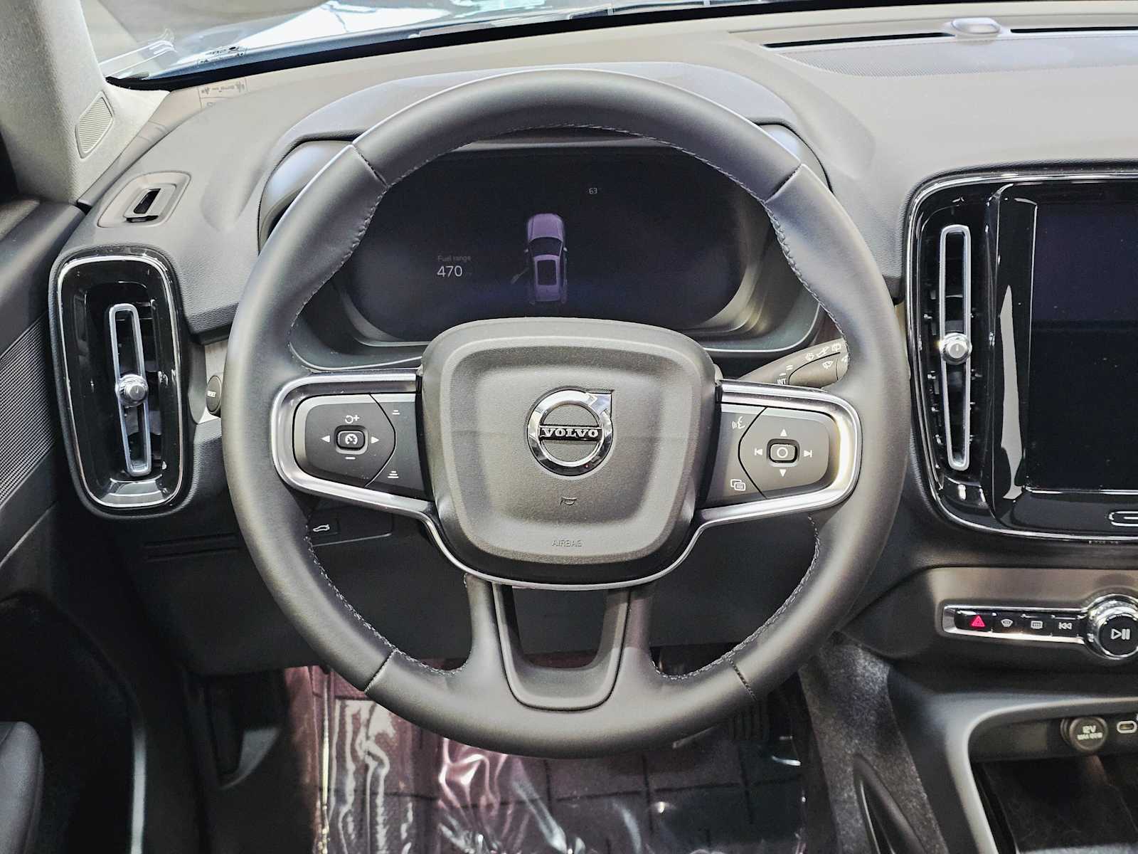 Thumbnail: 2023 Volvo XC40 - 11