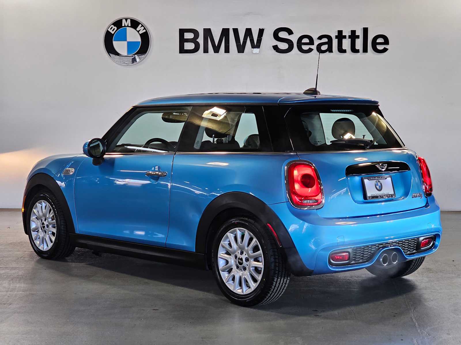 Thumbnail: 2016 MINI Cooper Hardtop - 4