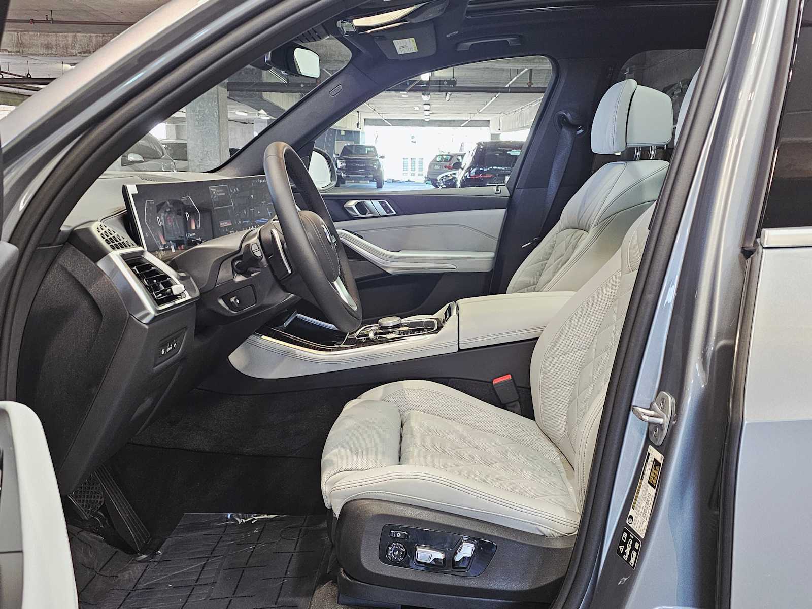 Thumbnail: 2026 BMW X5 - 23