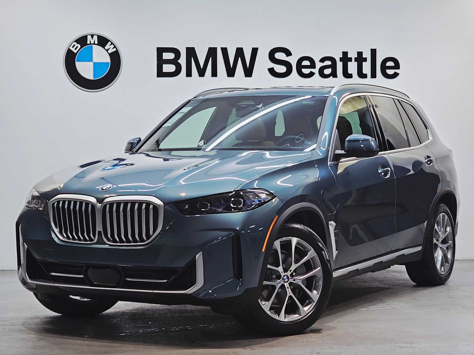 Thumbnail: 2026 BMW X5 - 1
