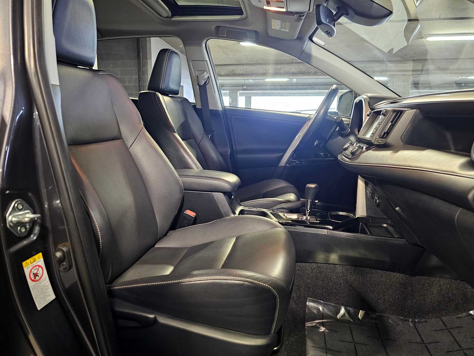 Thumbnail: 2018 Toyota RAV4 - 38