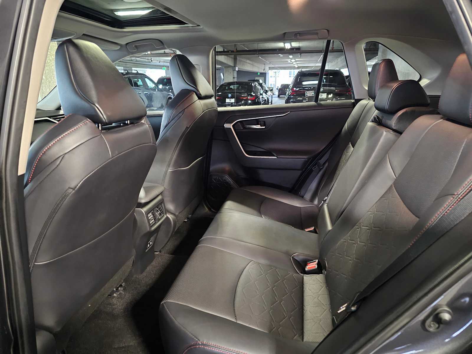 Thumbnail: 2021 Toyota RAV4 - 34