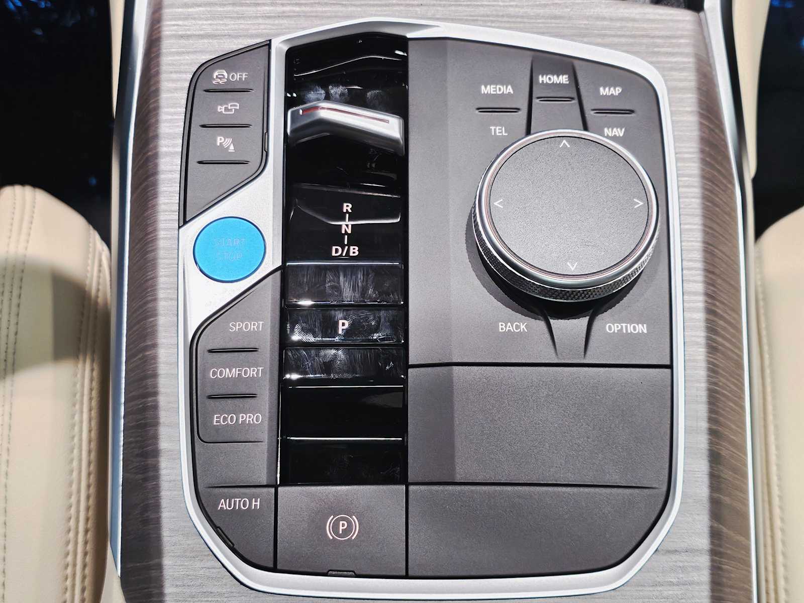 Thumbnail: 2025 BMW i4 - 29