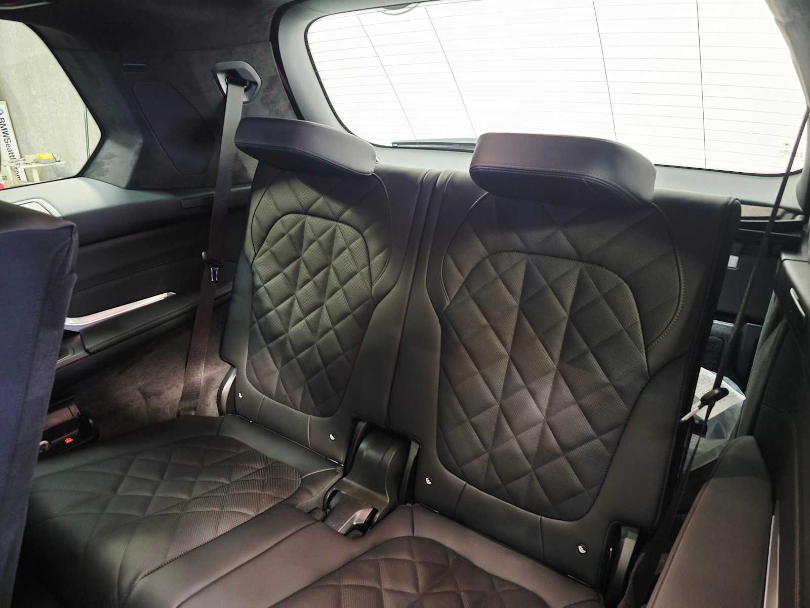 Thumbnail: 2026 BMW X7 - 27