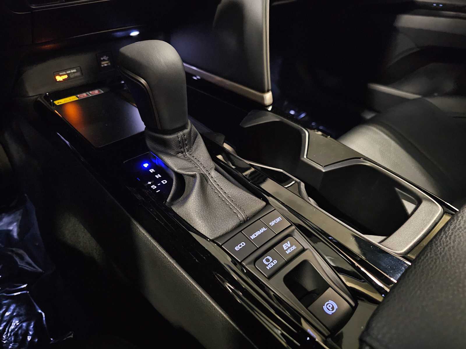 Thumbnail: 2025 Toyota Camry - 21