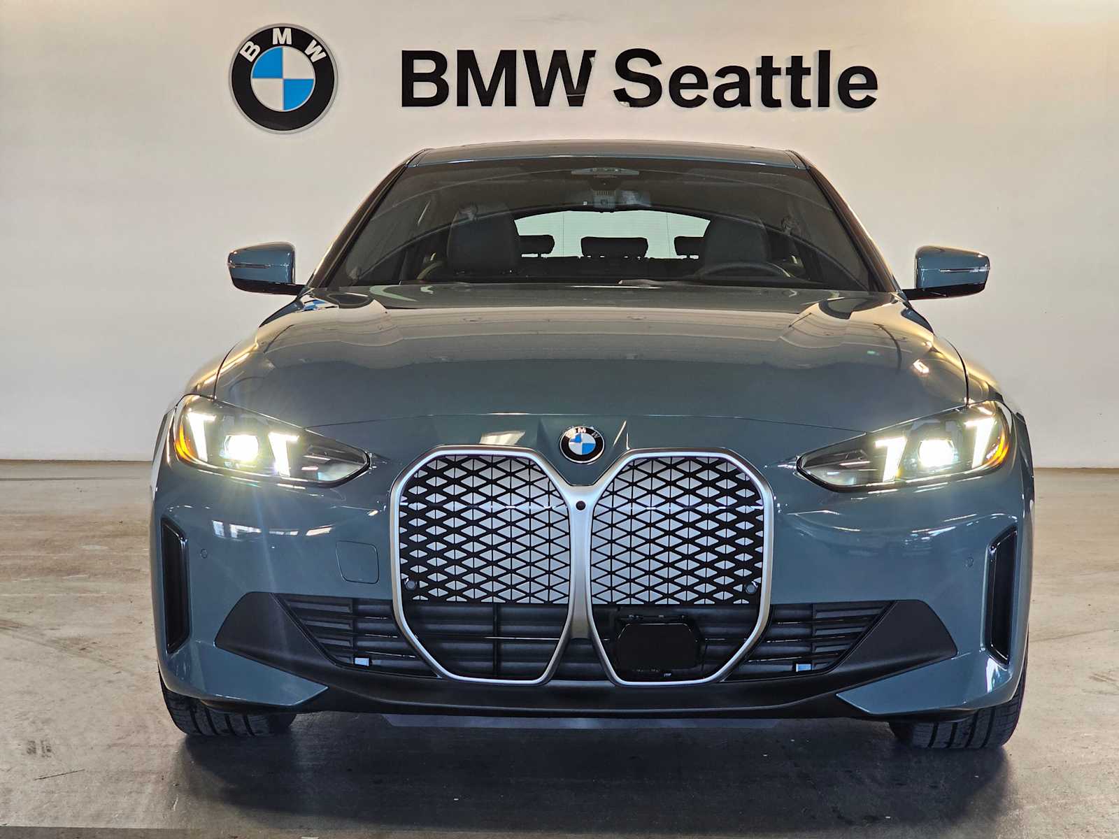 Thumbnail: 2026 BMW i4 - 6
