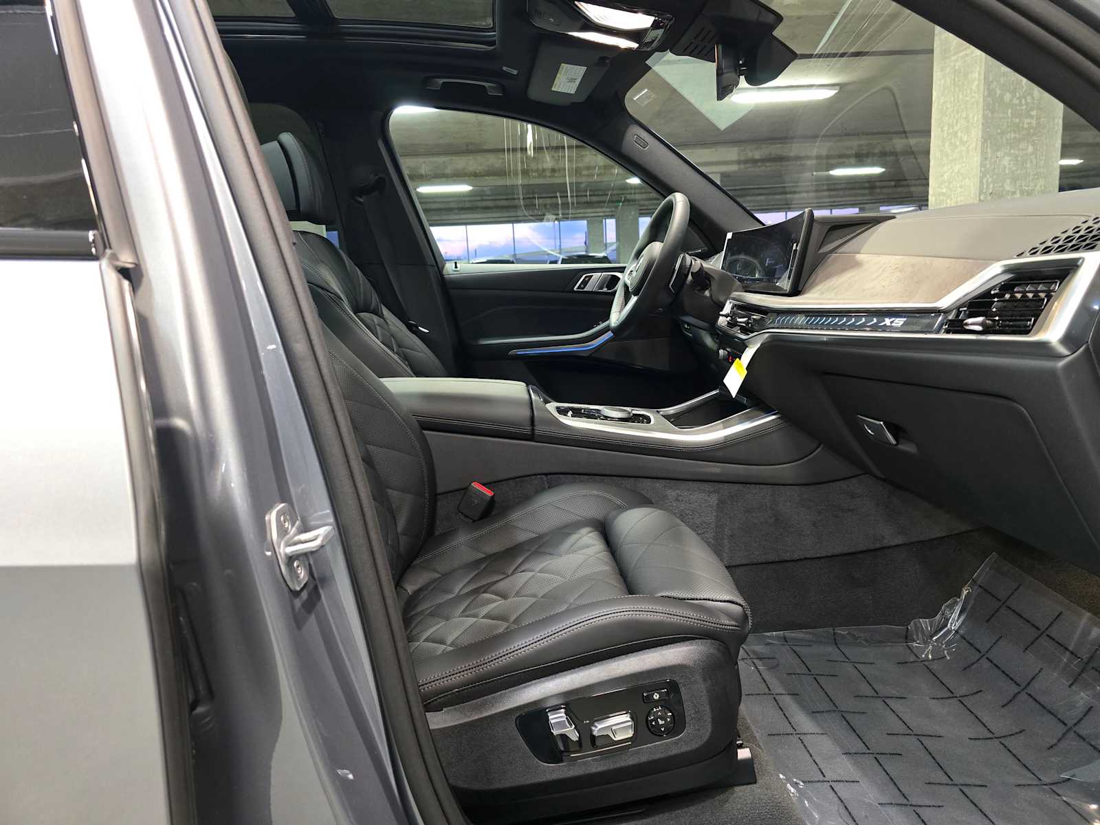 Thumbnail: 2026 BMW X5 - 32