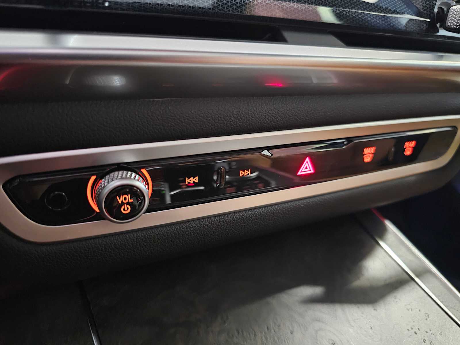 Thumbnail: 2026 BMW X5 - 18