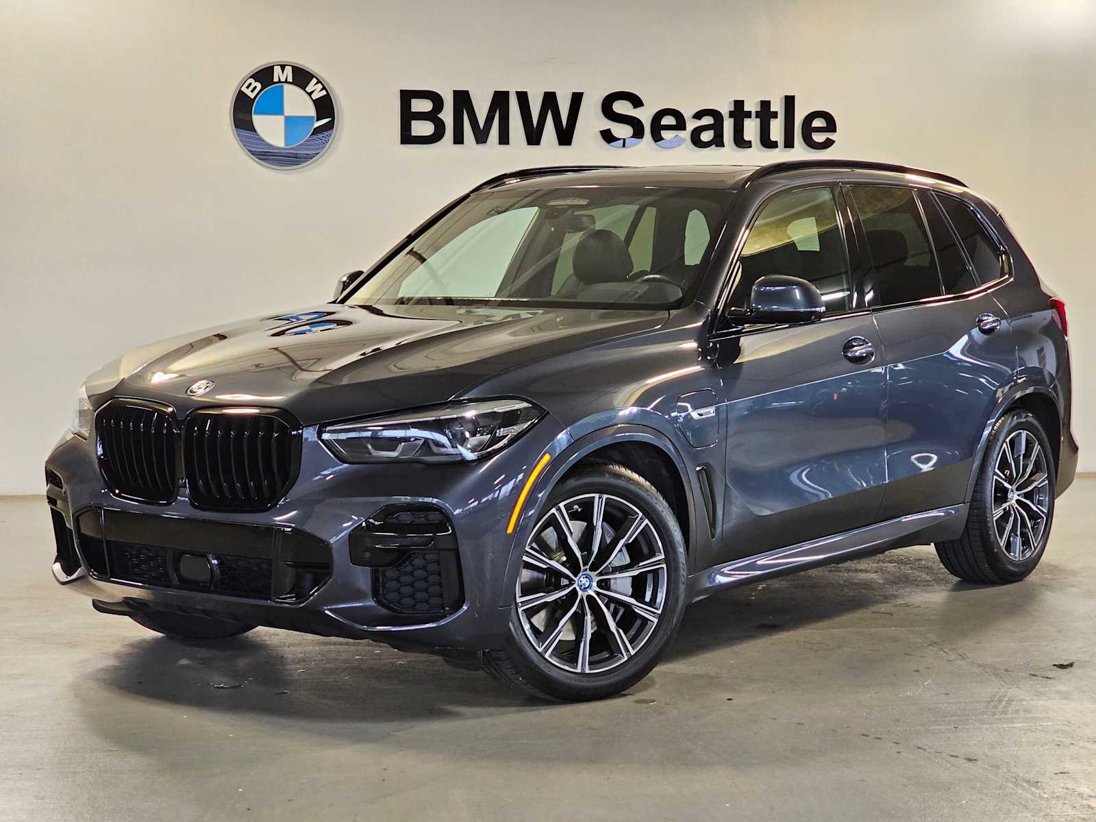 Thumbnail: 2022 BMW X5 - 1