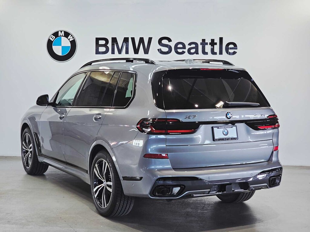 New 2026 BMW X7 xDrive40i SUV