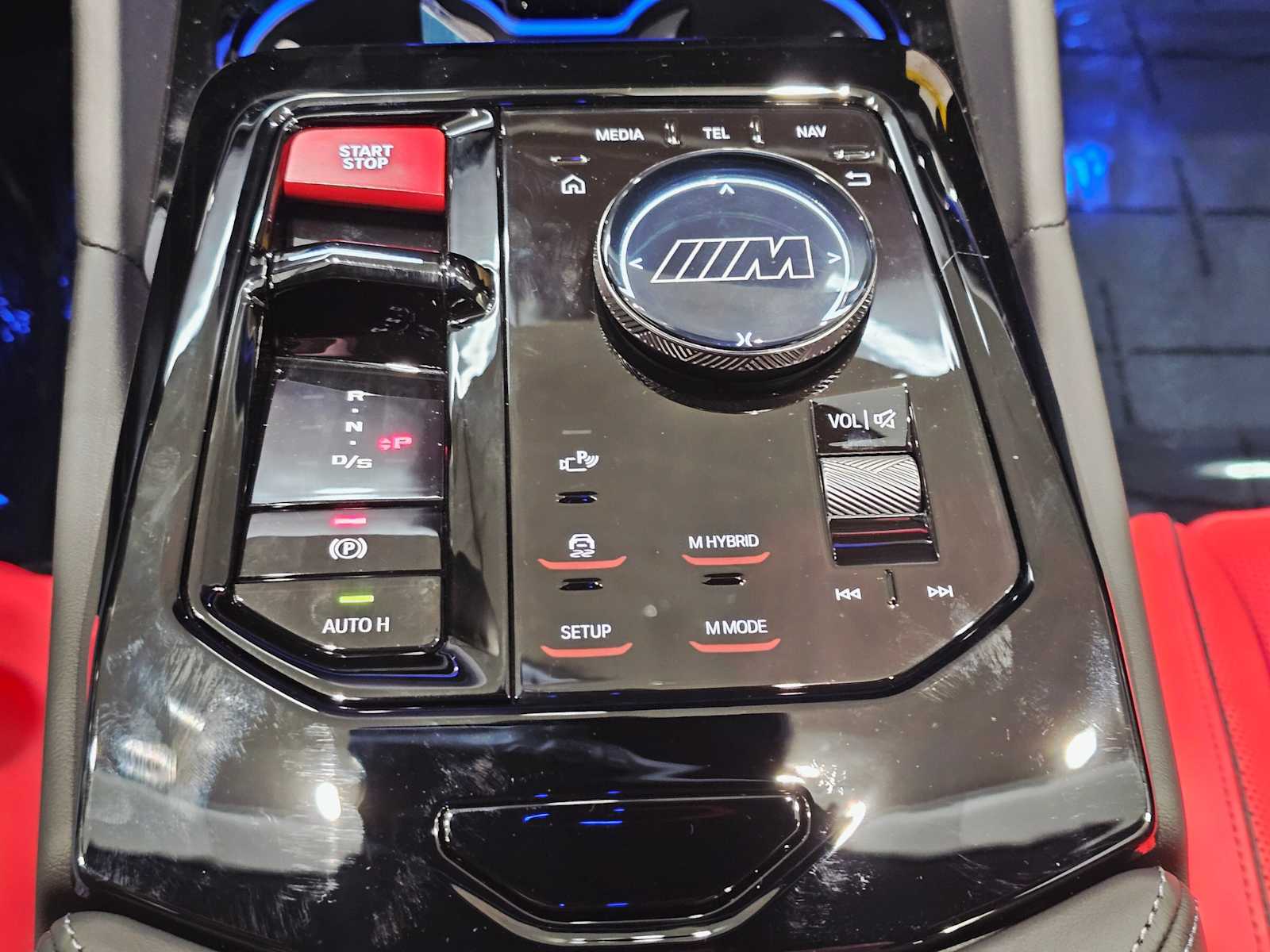 Thumbnail: 2026 BMW M5 - 18