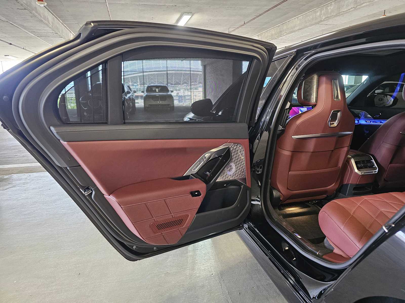 Thumbnail: 2025 BMW 7 Series - 10