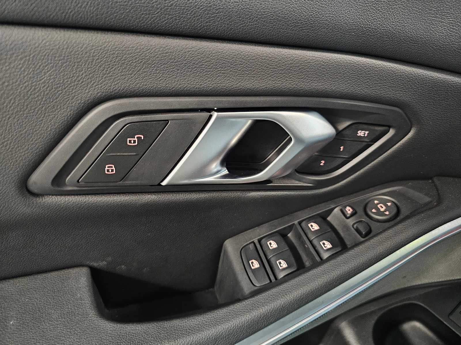 Thumbnail: 2025 BMW 3 Series - 30