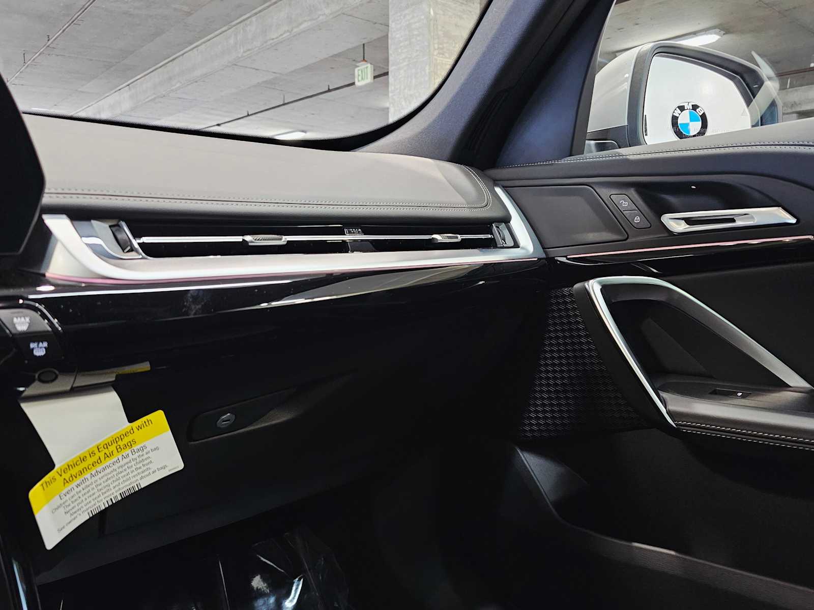 Thumbnail: 2025 BMW X1 - 20