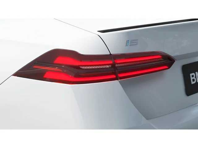 Thumbnail: 2026 BMW i5 - 8