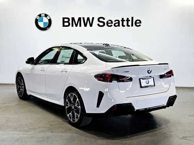 Thumbnail: 2025 BMW 2 Series - 3