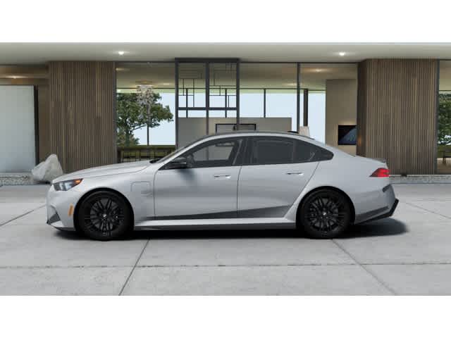 Thumbnail: 2026 BMW M5 - 4