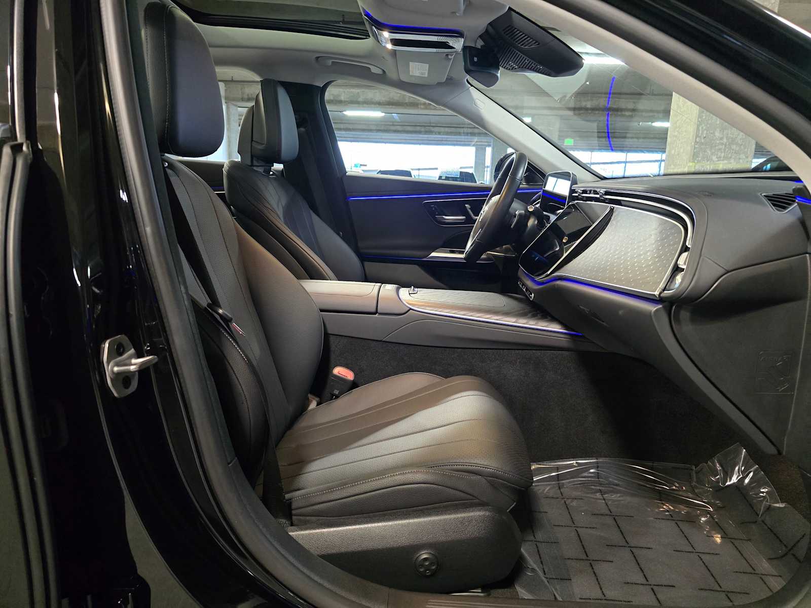 Thumbnail: 2024 Mercedes-Benz E-Class - 30