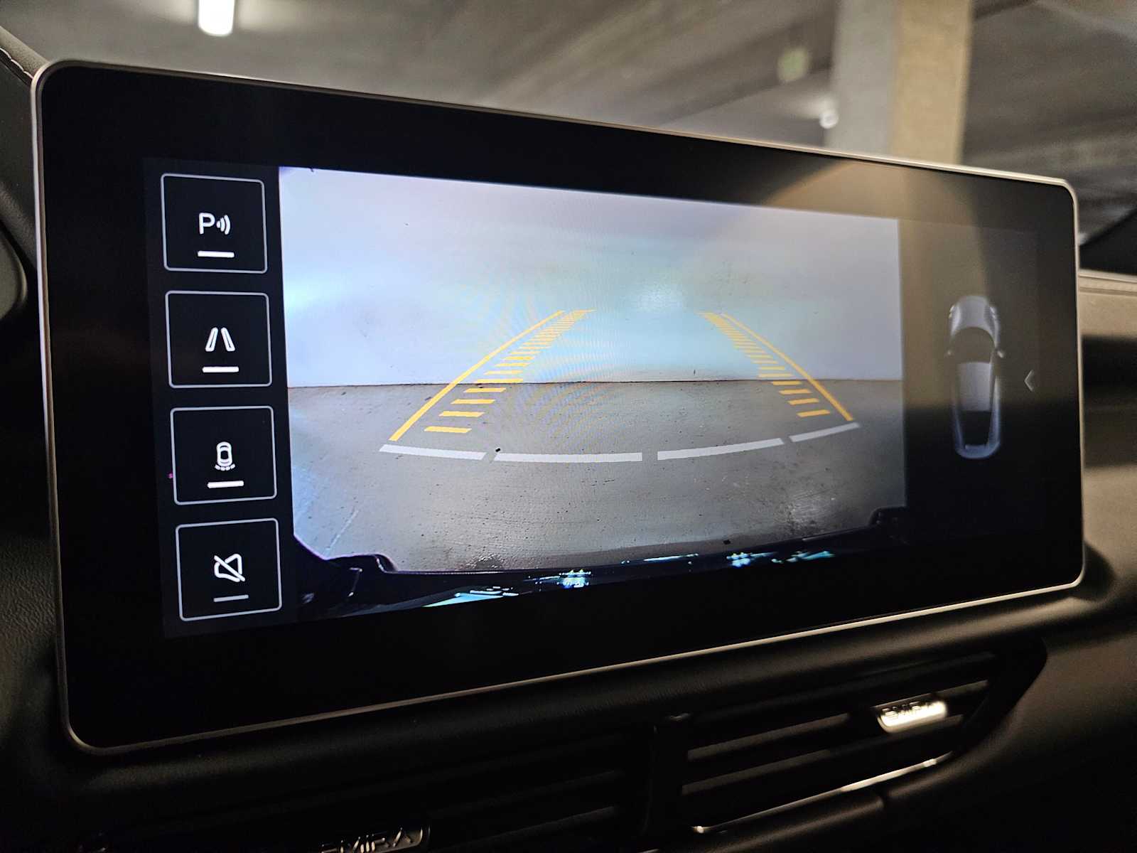 Thumbnail: 2024 Lotus Emira - 16