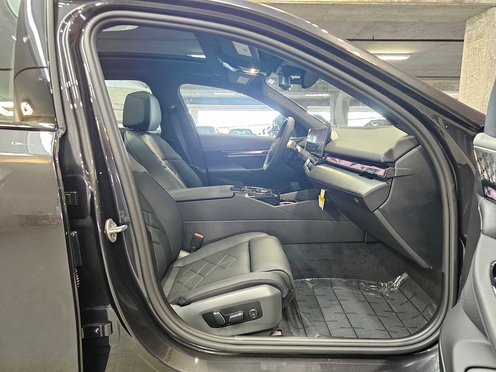 Thumbnail: 2026 BMW i5 - 27