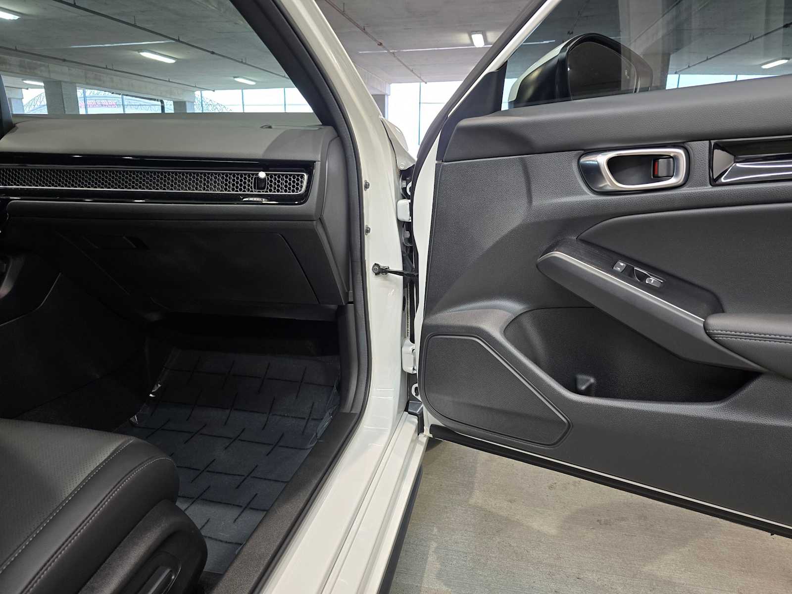 Thumbnail: 2024 Honda Civic - 32