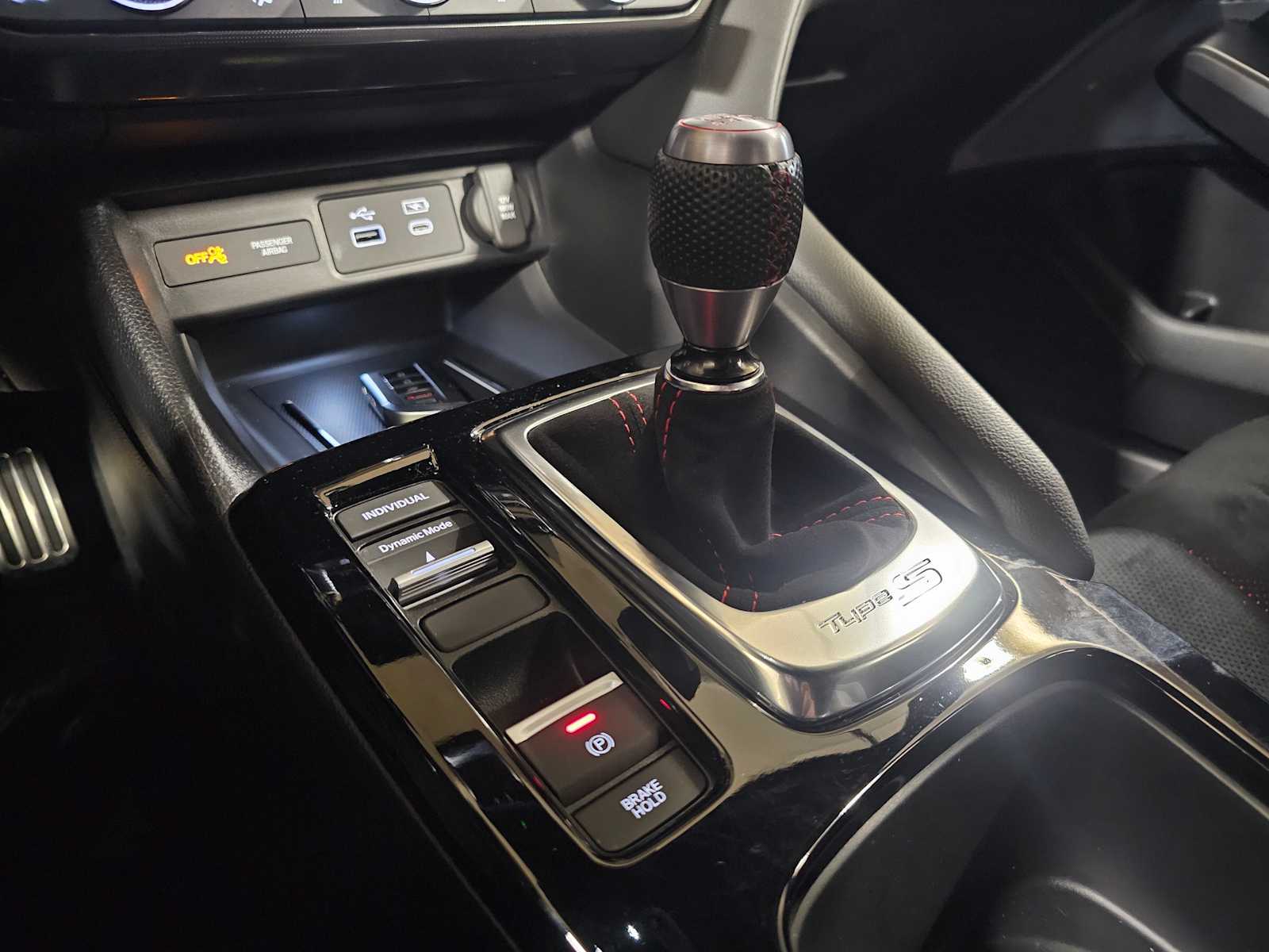 Thumbnail: 2025 Acura Integra - 23