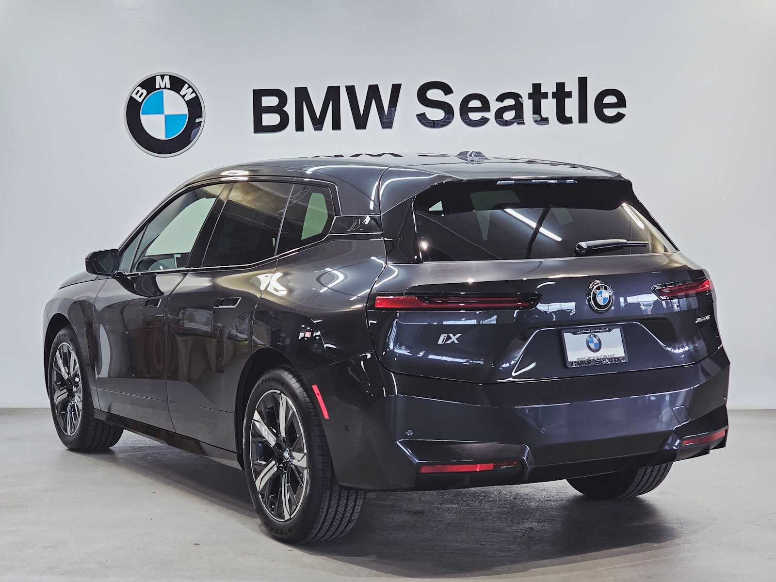 Thumbnail: 2026 BMW iX - 4