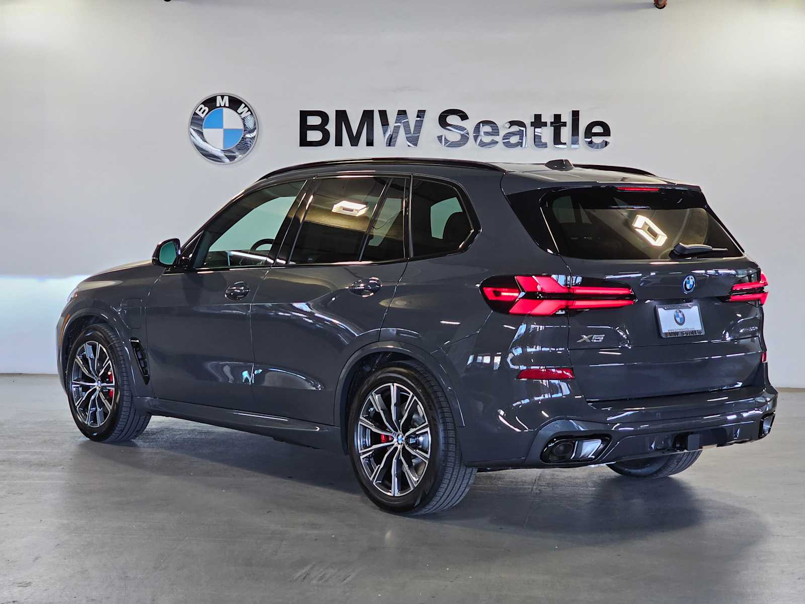 Thumbnail: 2026 BMW X5 - 4