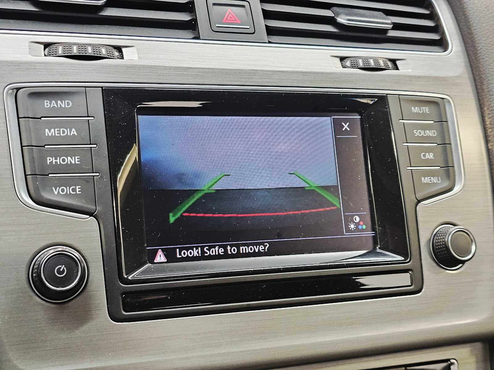 Thumbnail: 2015 Volkswagen Golf - 15