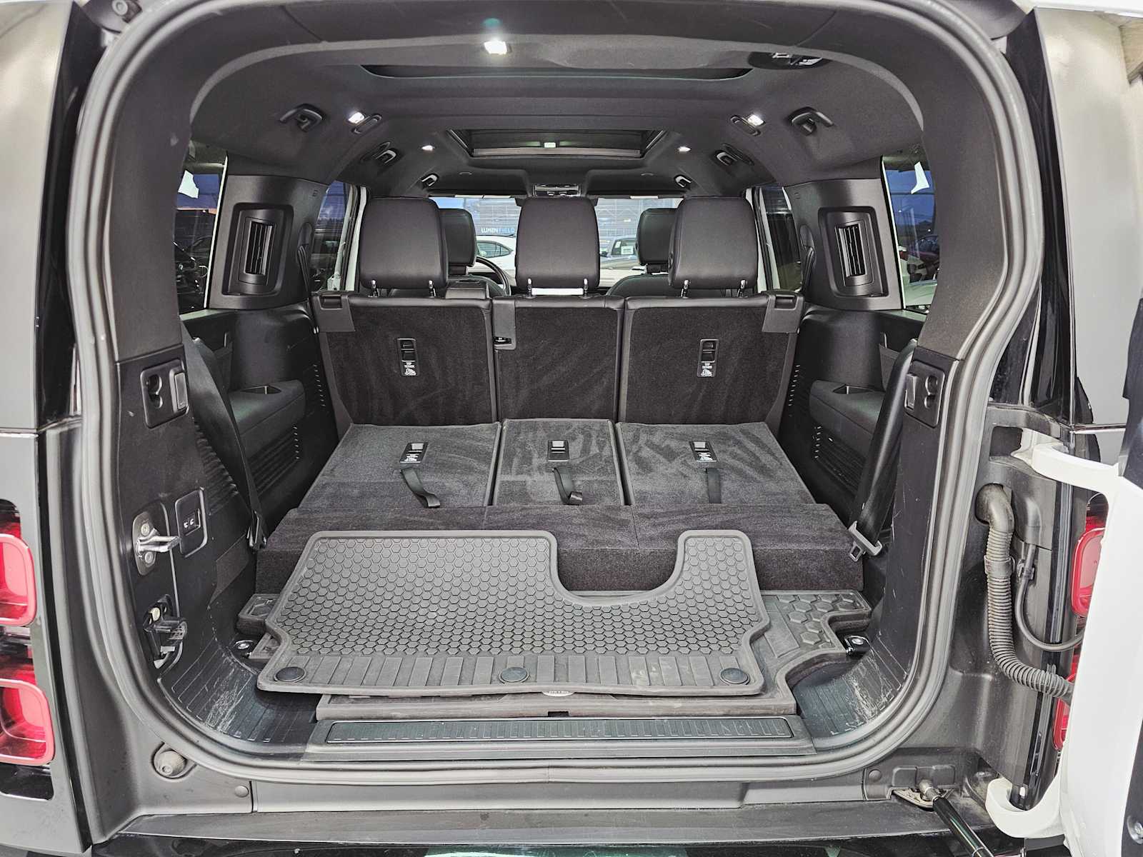 Thumbnail: 2024 Land Rover Defender - 29