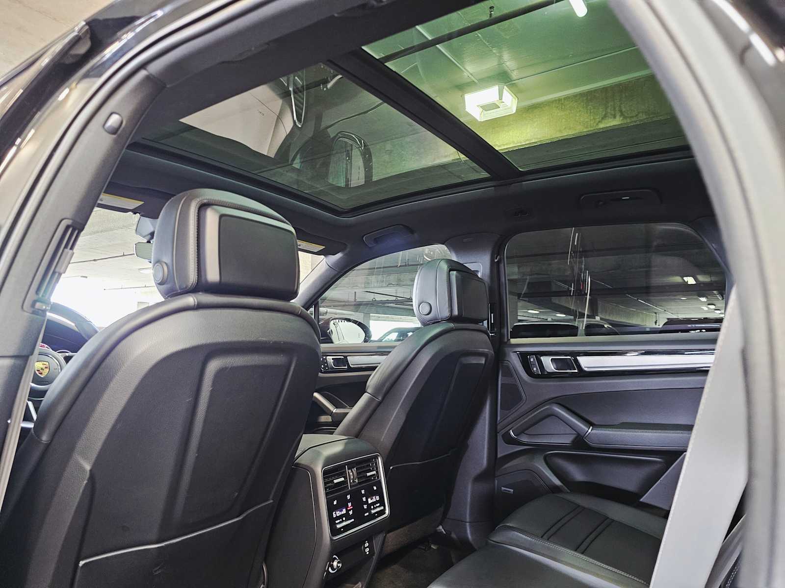 Thumbnail: 2023 Porsche Cayenne - 26
