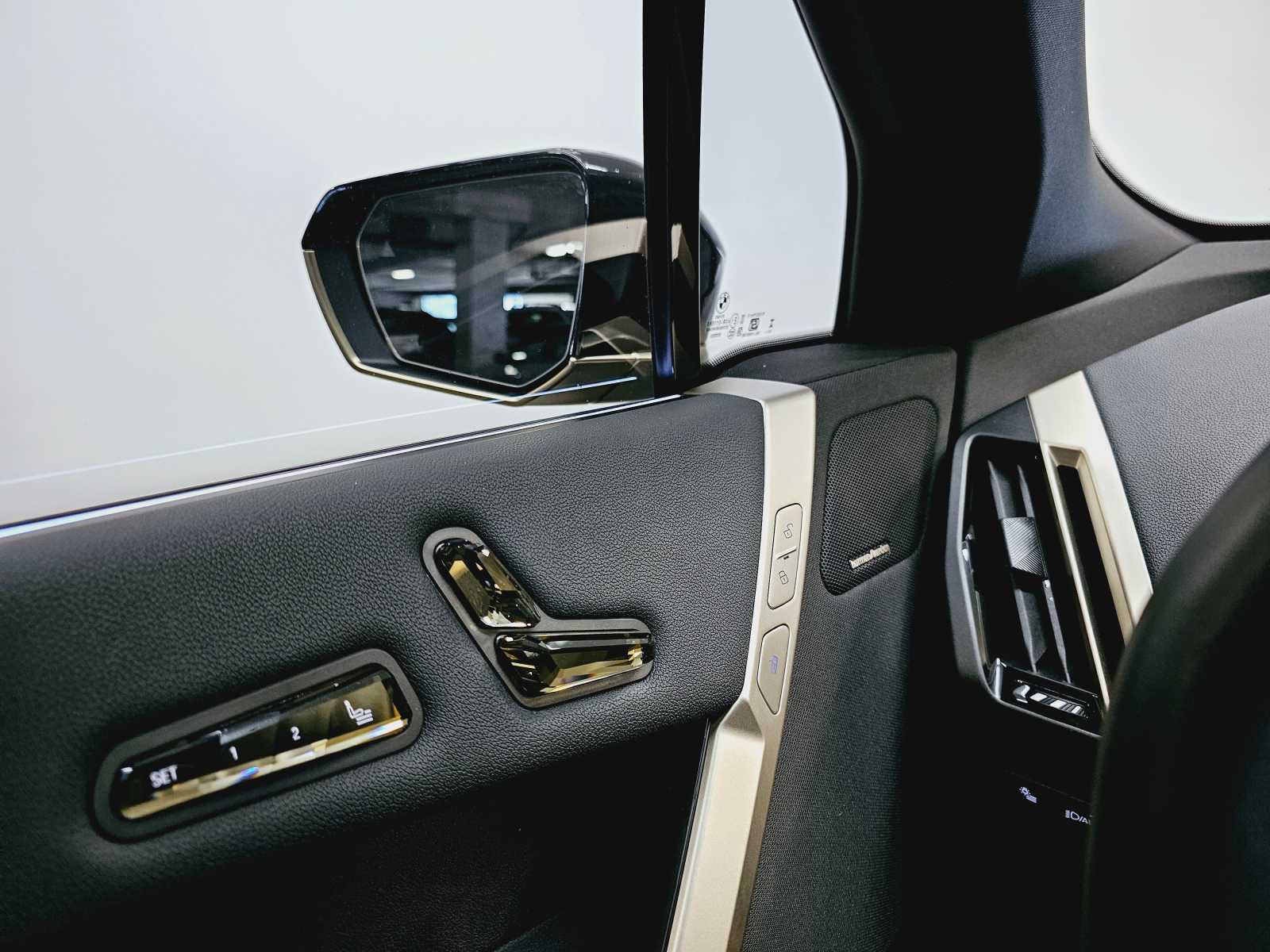 Thumbnail: 2024 BMW iX - 21