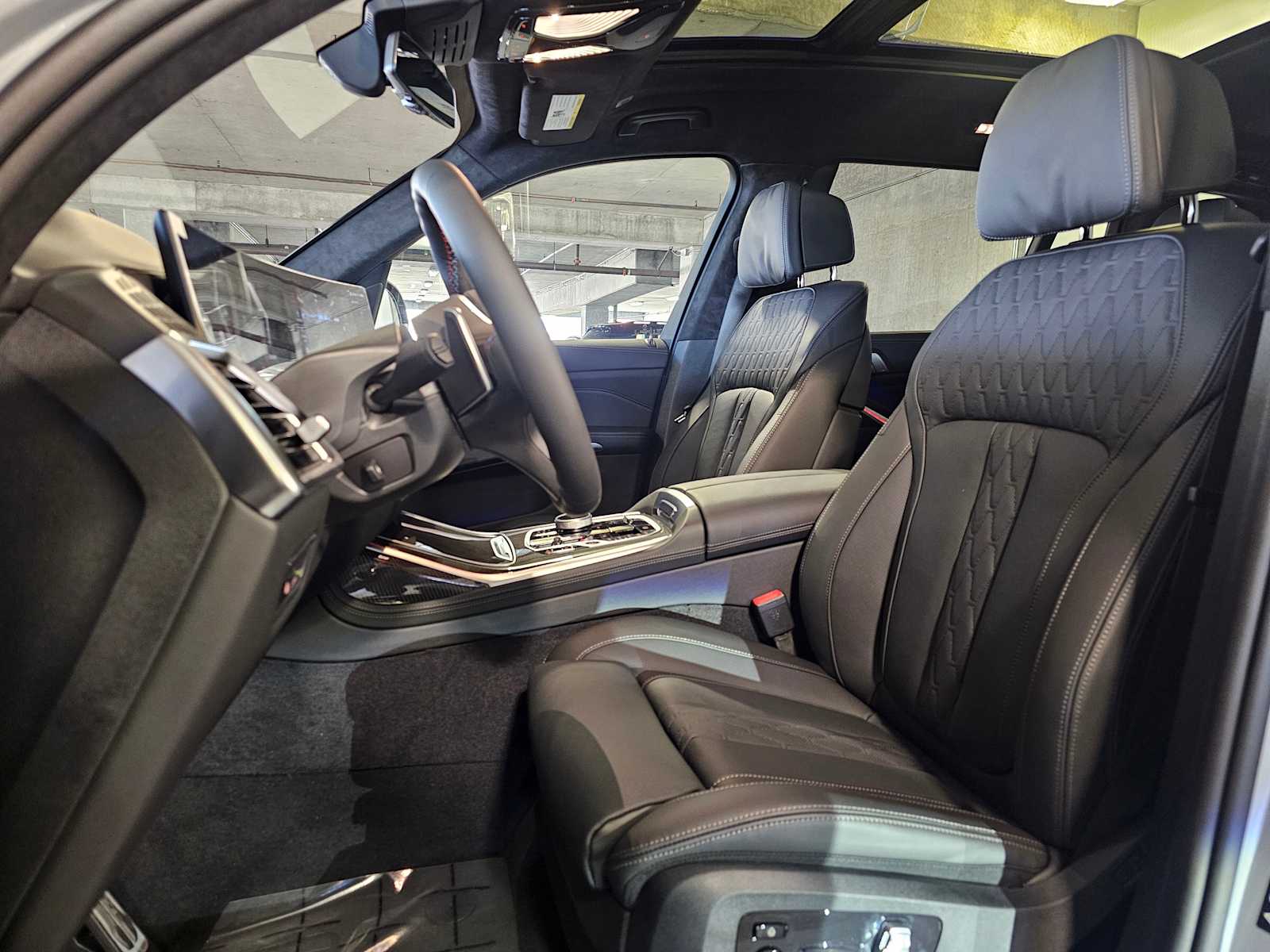 Thumbnail: 2026 BMW X7 - 33