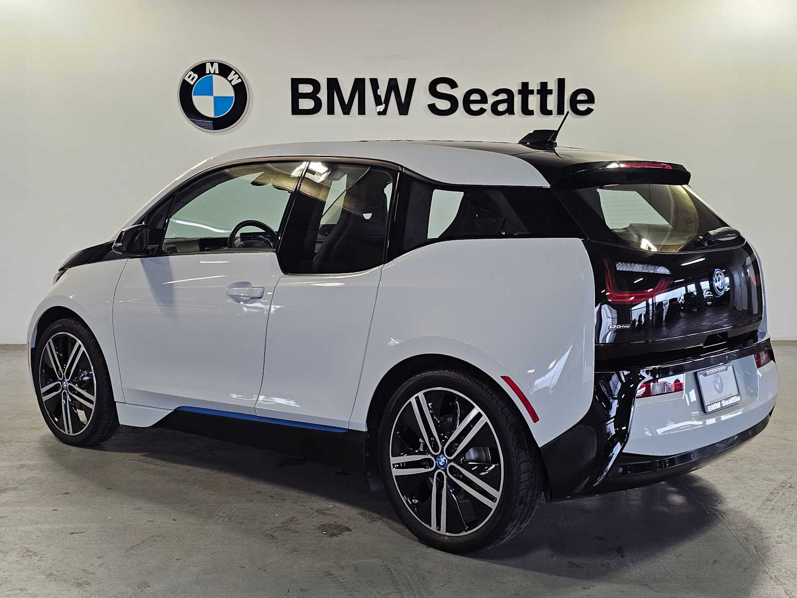 Thumbnail: 2017 BMW i3 - 4