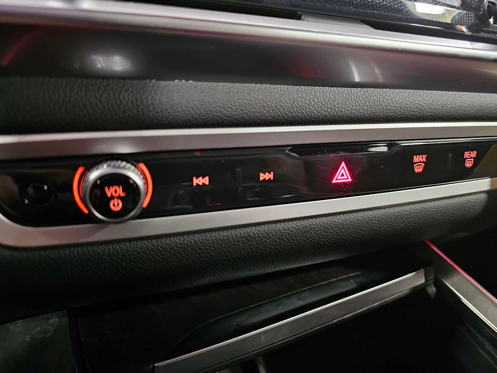 Thumbnail: 2026 BMW X5 - 18