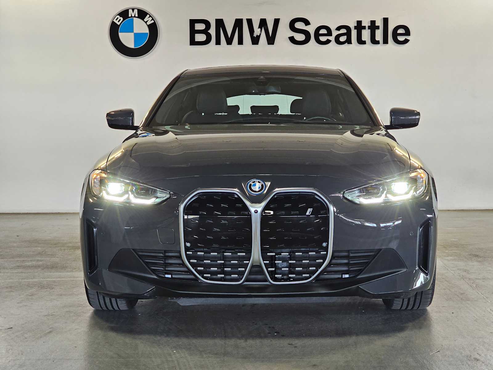 Thumbnail: 2023 BMW i4 - 6