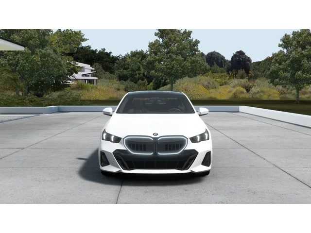 Thumbnail: 2027 BMW 5 Series - 3