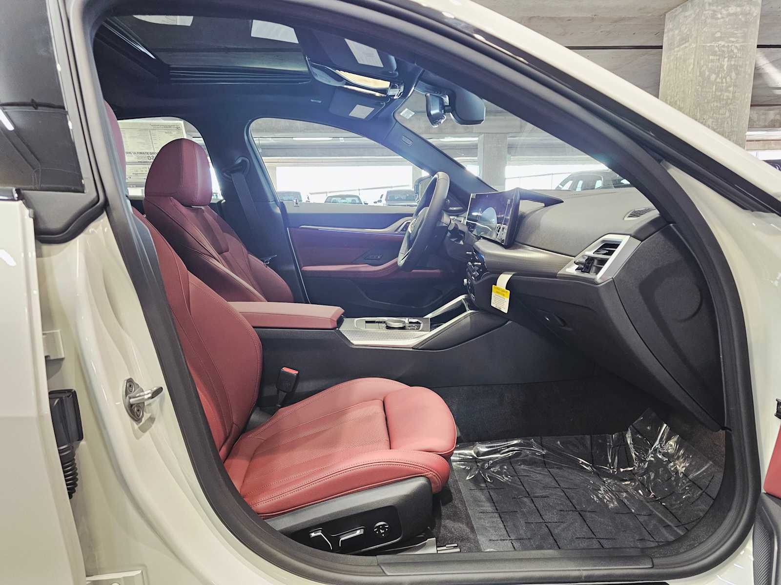 Thumbnail: 2025 BMW i4 - 27