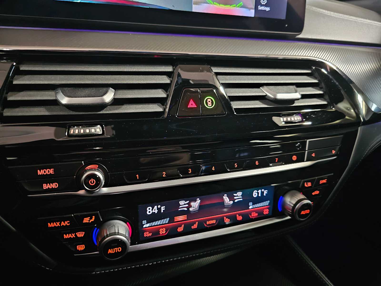 Thumbnail: 2021 BMW M5 - 17