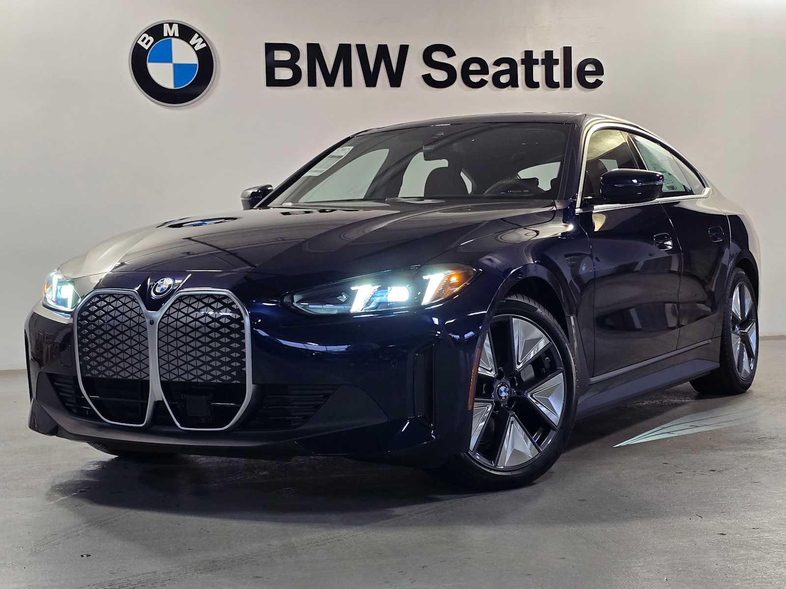 Thumbnail: 2025 BMW i4 - 1