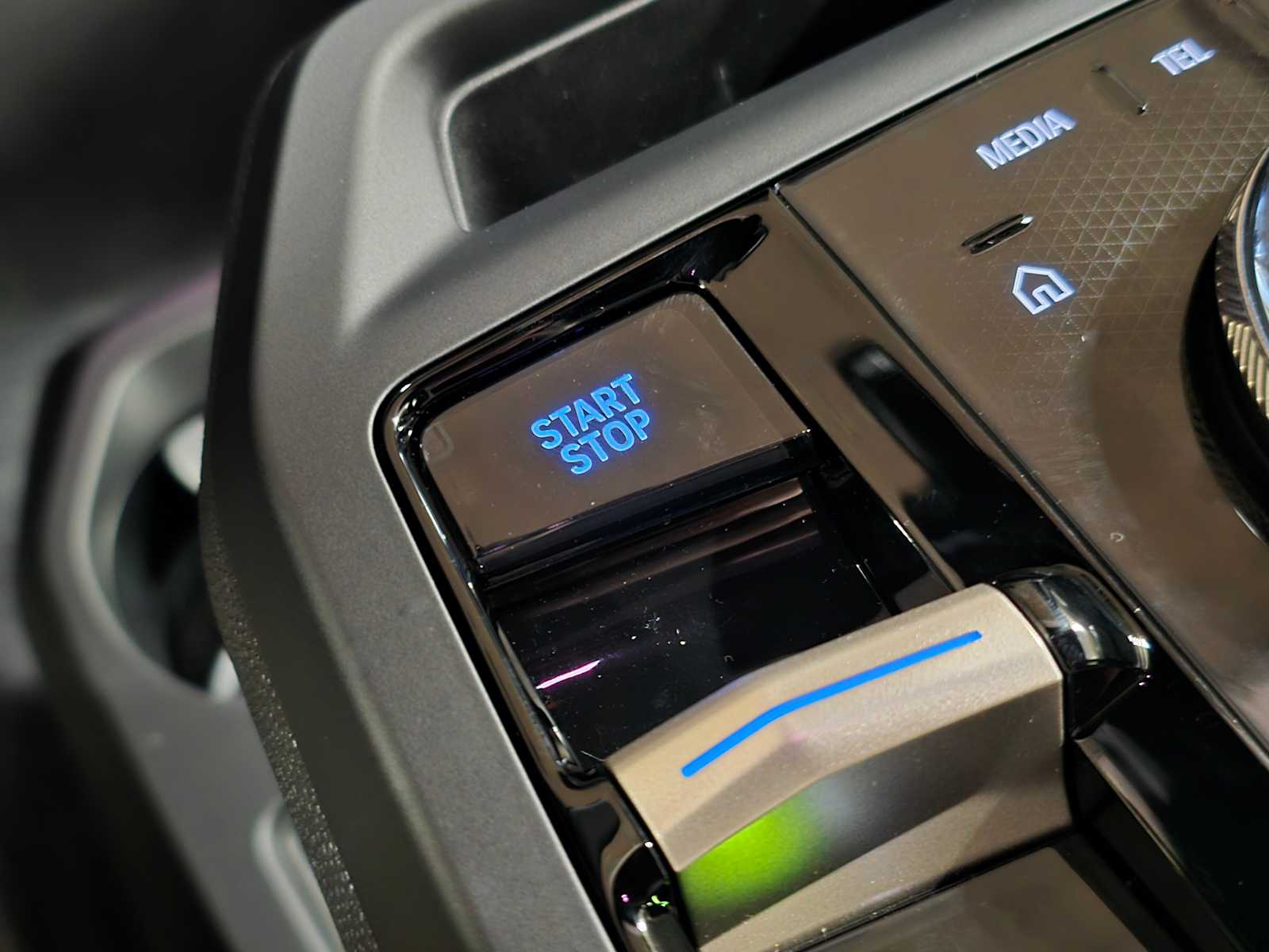 Thumbnail: 2026 BMW iX - 17