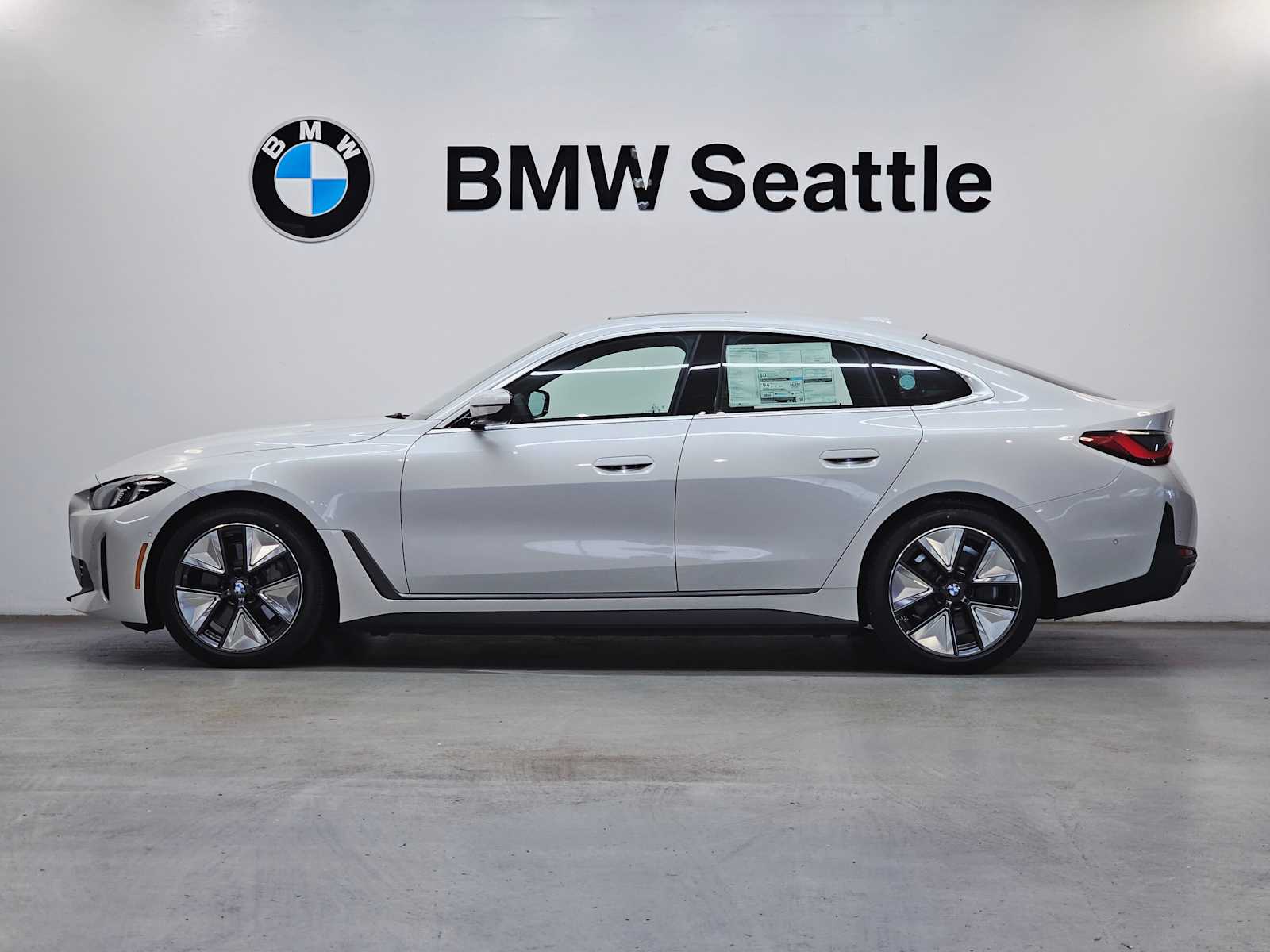 Thumbnail: 2025 BMW i4 - 3