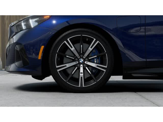 Thumbnail: 2026 BMW 5 Series - 7