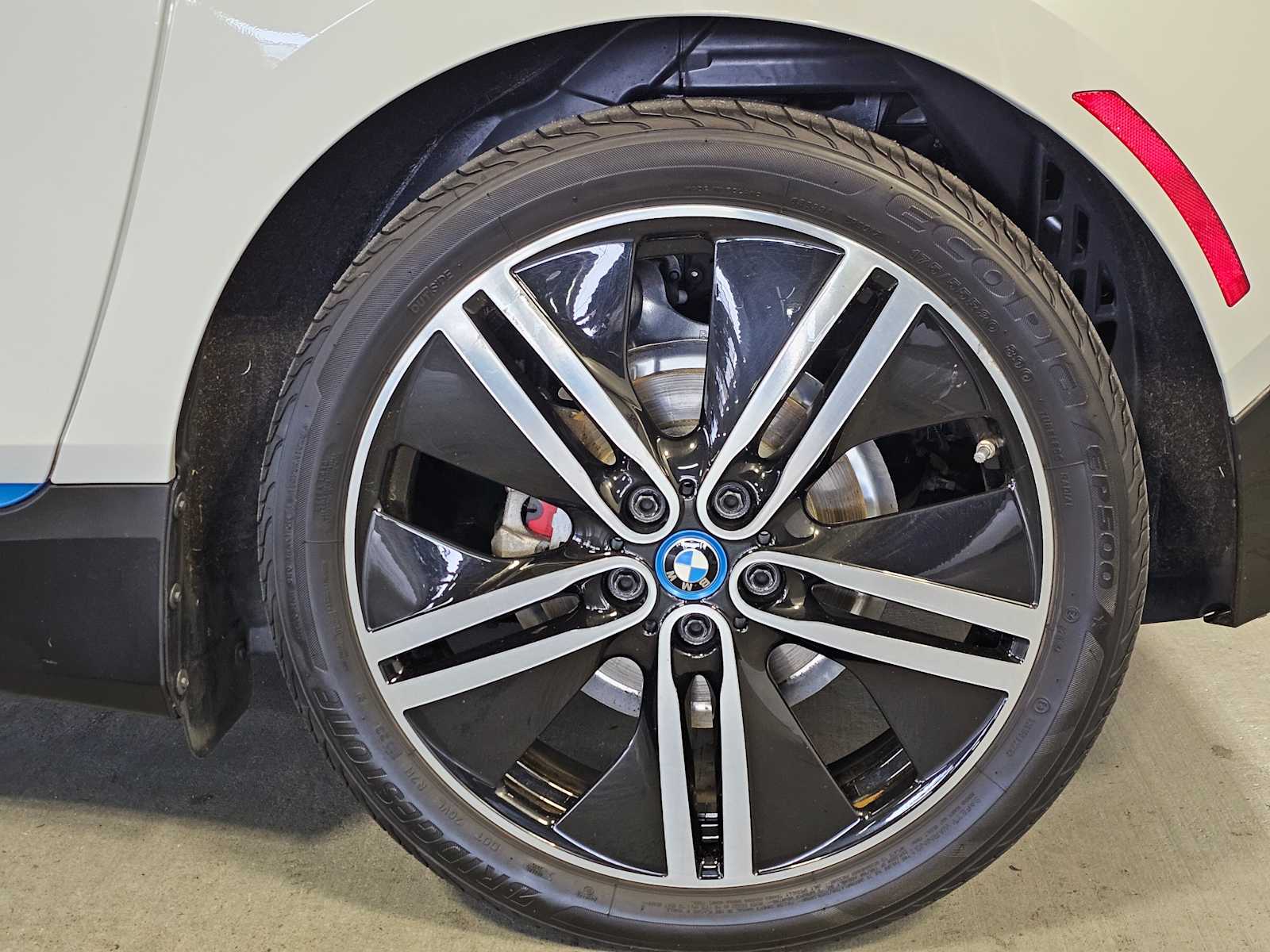 Thumbnail: 2017 BMW i3 - 8