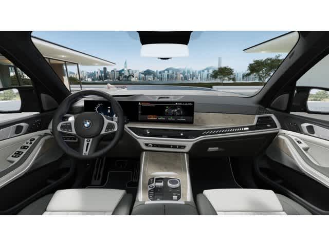 Thumbnail: 2026 BMW X7 - 10