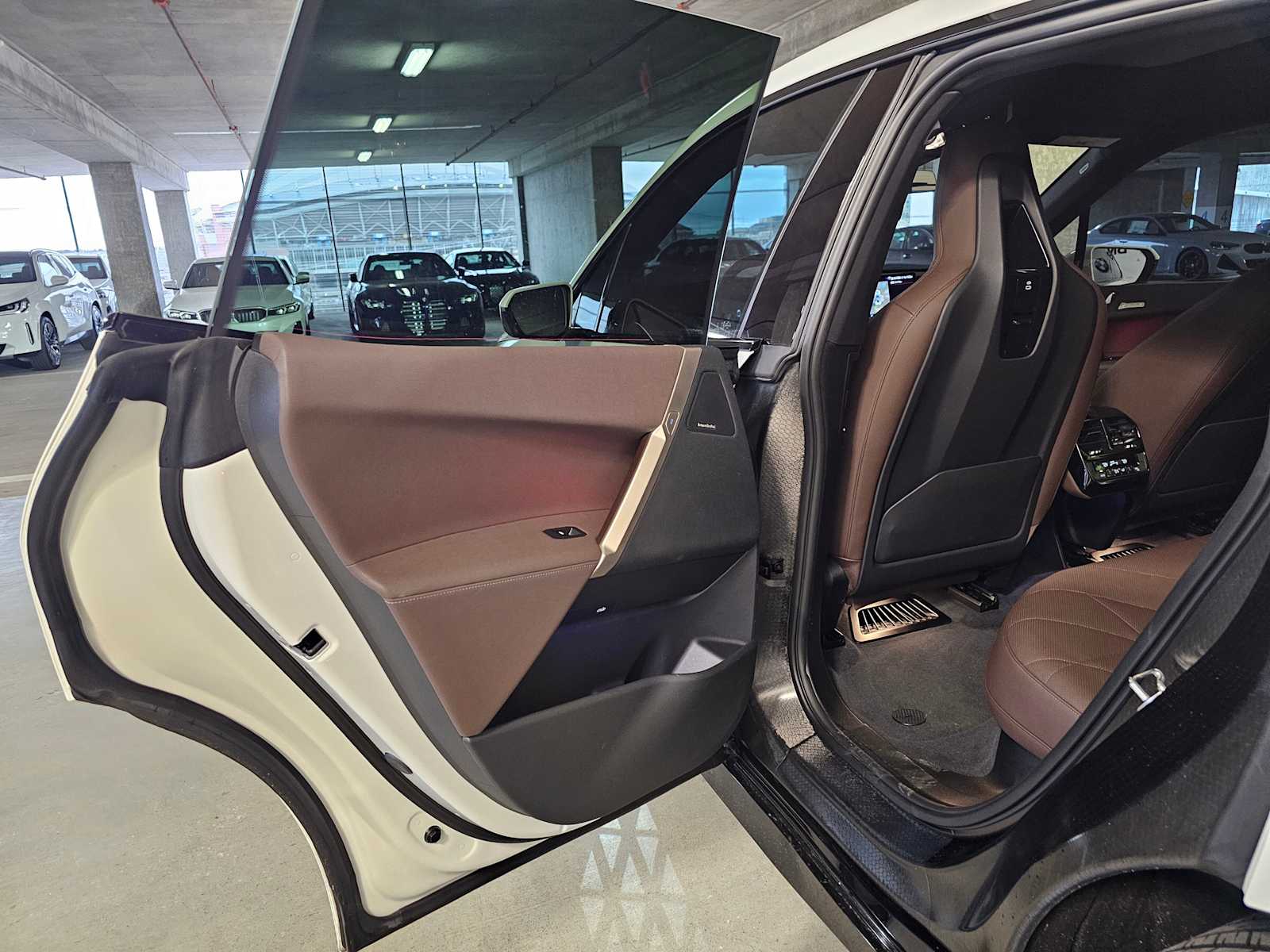 Thumbnail: 2024 BMW iX - 32